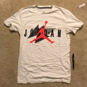 Air Jordan T-Shirt - Men’s Medium